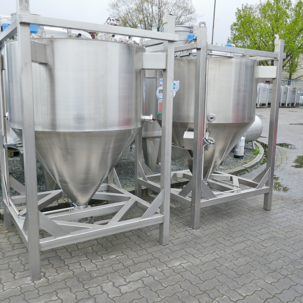 1700 liter tank i Syrafast 316