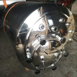 784 liter tank i Syrafast 316