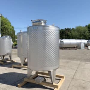 2000 liter tank i Syrafast 316
