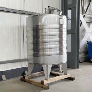 2500 liter tank i Syrafast 316