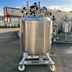 930 liter tank i Syrafast 316