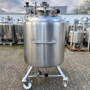 930 liter tank i Syrafast 316