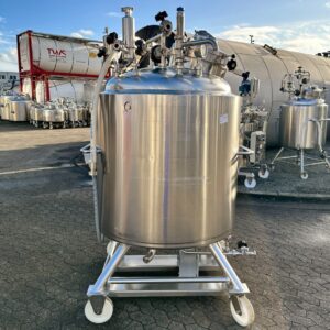 930 liter tank i Syrafast 316