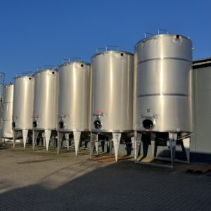 21800 liter tank i Syrafast 316