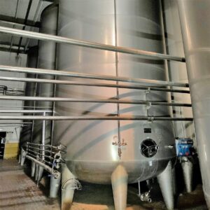 100000 liter tank i Syrafast 316