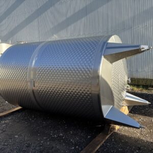 8100 liter tank i Syrafast 316