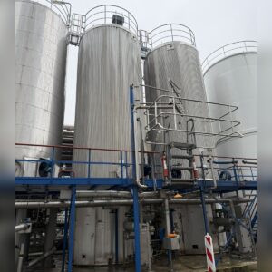 100000 liter tank i Syrafast 316