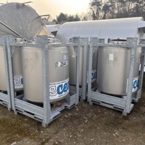 1100 liter tank i Syrafast 316