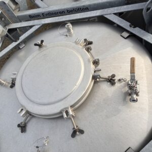 1100 liter tank i Syrafast 316