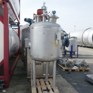 900 liter tank i Syrafast 316