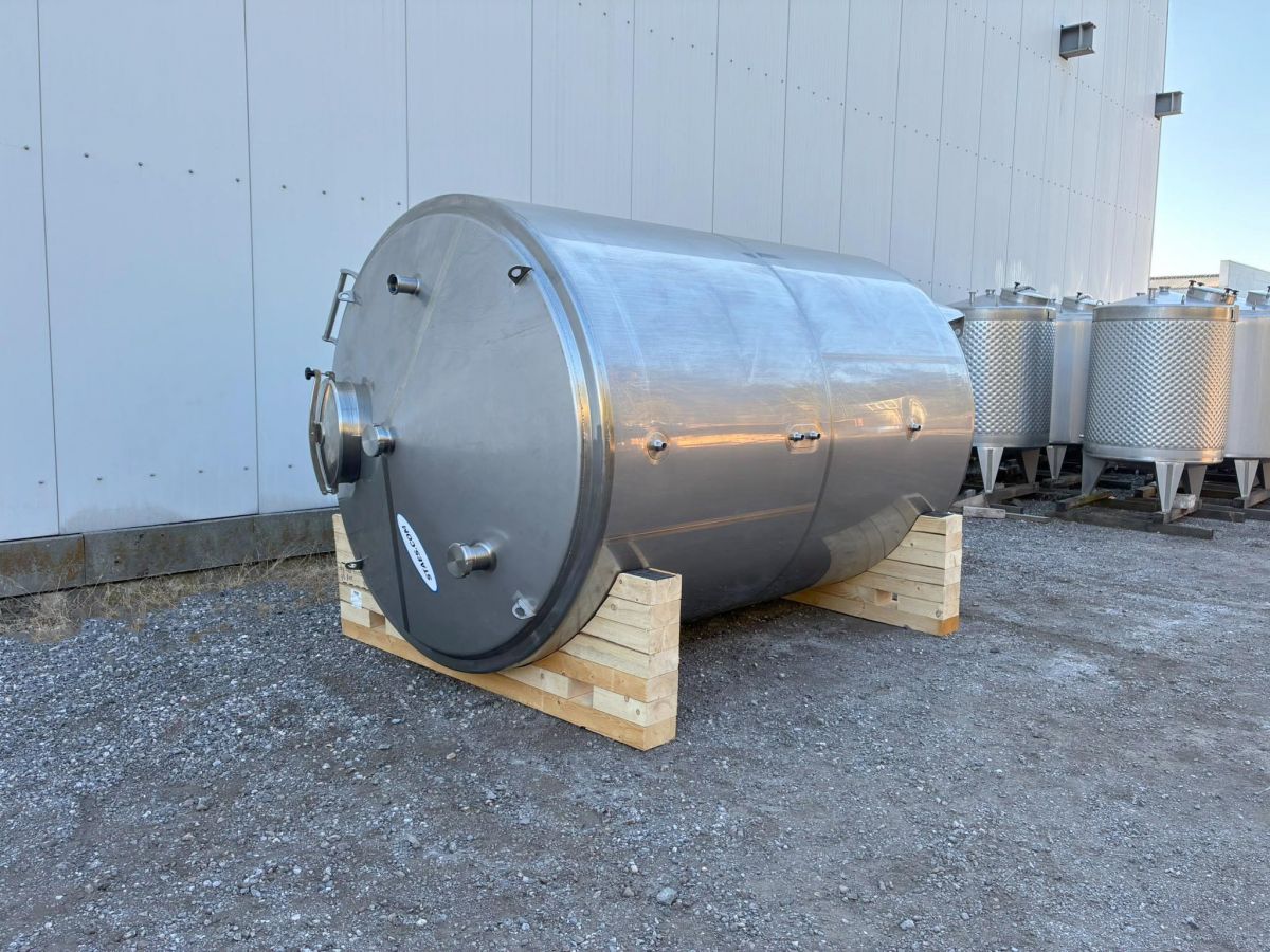 10300 liter tank i Syrafast 316