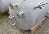 1330 liter tank i Syrafast 316